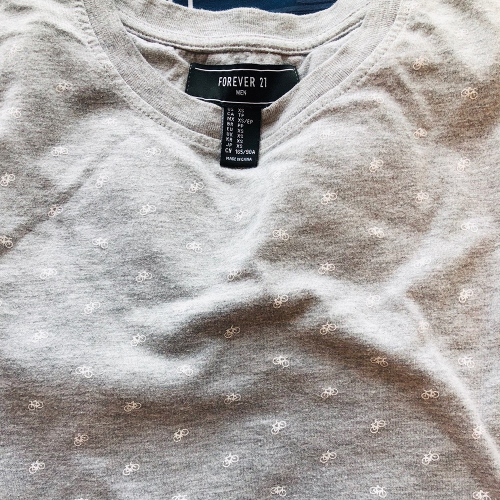 Forever 21 T-Shirt